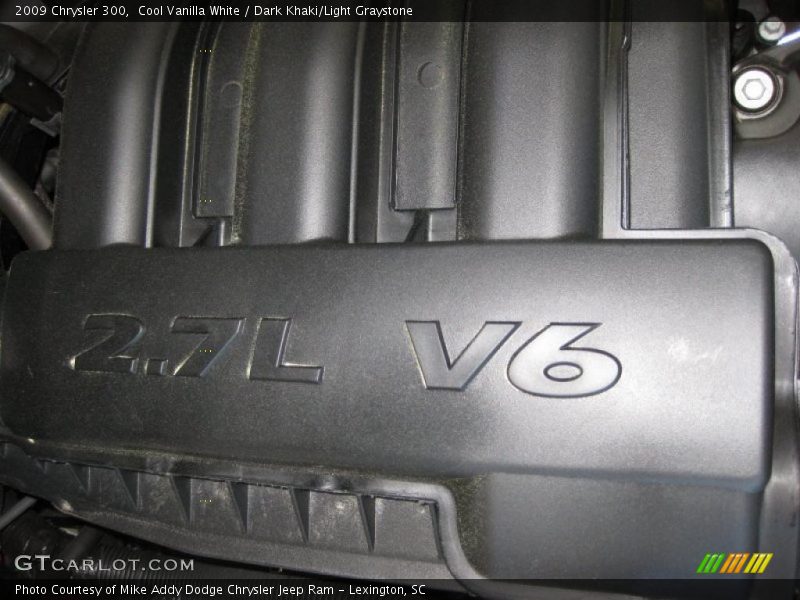 Cool Vanilla White / Dark Khaki/Light Graystone 2009 Chrysler 300