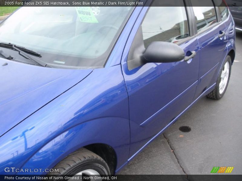 Sonic Blue Metallic / Dark Flint/Light Flint 2005 Ford Focus ZX5 SES Hatchback