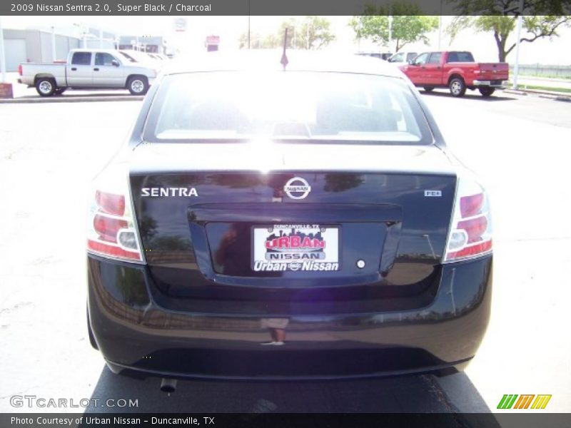 Super Black / Charcoal 2009 Nissan Sentra 2.0