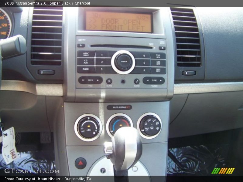 Super Black / Charcoal 2009 Nissan Sentra 2.0