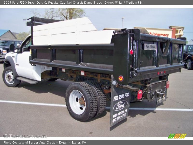 Oxford White / Medium Flint 2005 Ford F550 Super Duty XL Regular Cab 4x4 Chassis Dump Truck