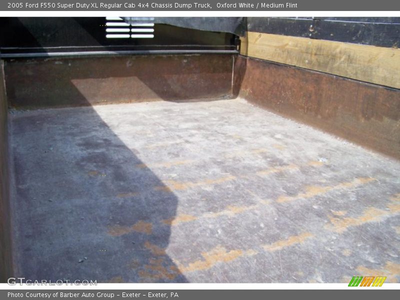 Oxford White / Medium Flint 2005 Ford F550 Super Duty XL Regular Cab 4x4 Chassis Dump Truck
