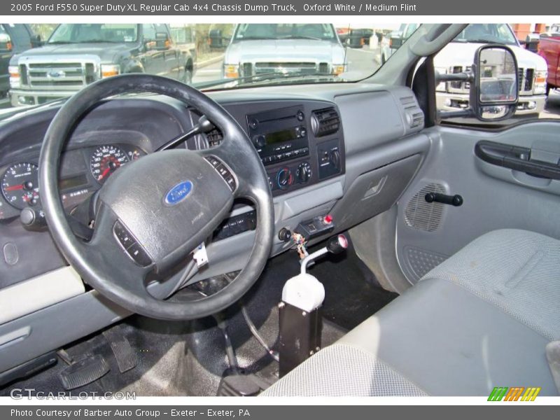 Oxford White / Medium Flint 2005 Ford F550 Super Duty XL Regular Cab 4x4 Chassis Dump Truck