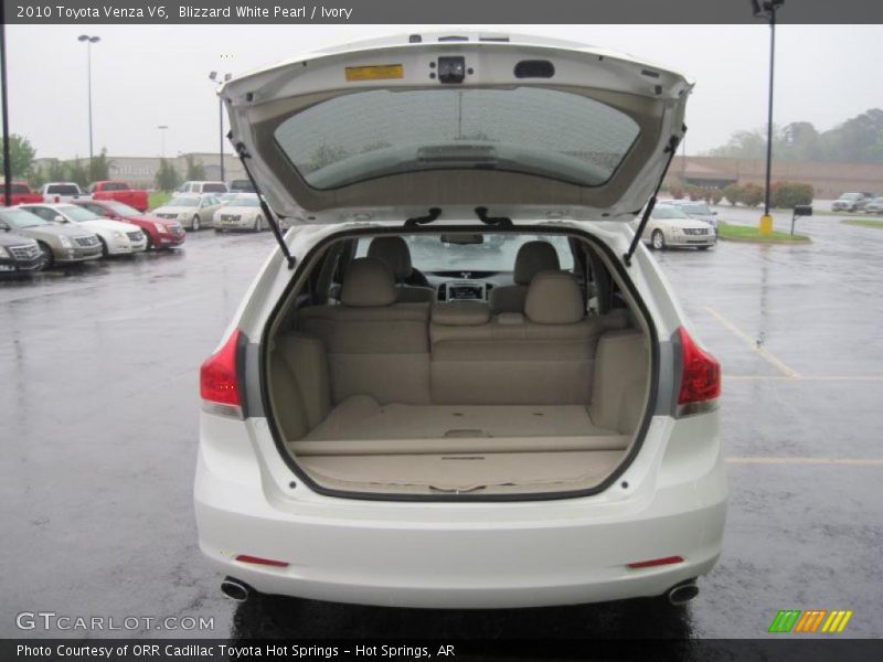 Blizzard White Pearl / Ivory 2010 Toyota Venza V6