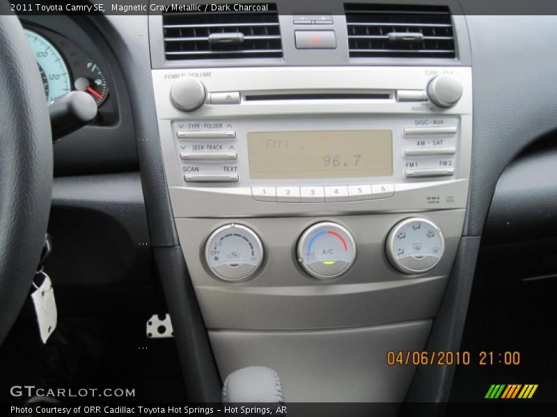 Magnetic Gray Metallic / Dark Charcoal 2011 Toyota Camry SE