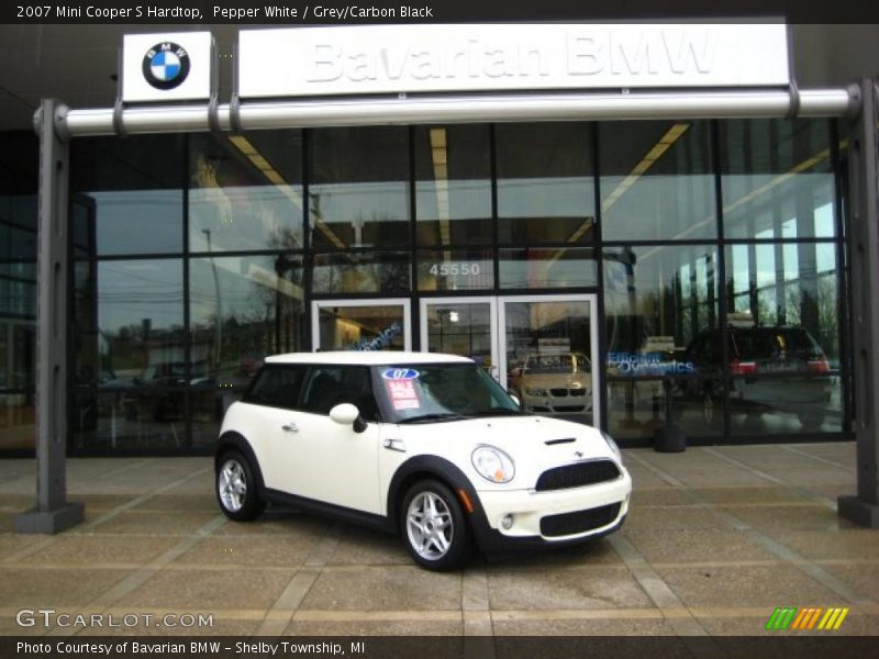 Pepper White / Grey/Carbon Black 2007 Mini Cooper S Hardtop