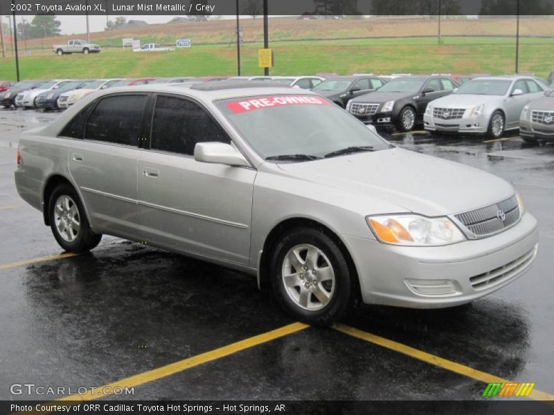 Lunar Mist Metallic / Grey 2002 Toyota Avalon XL
