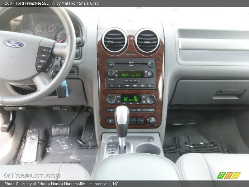 Alloy Metallic / Shale Grey 2007 Ford Freestyle SEL