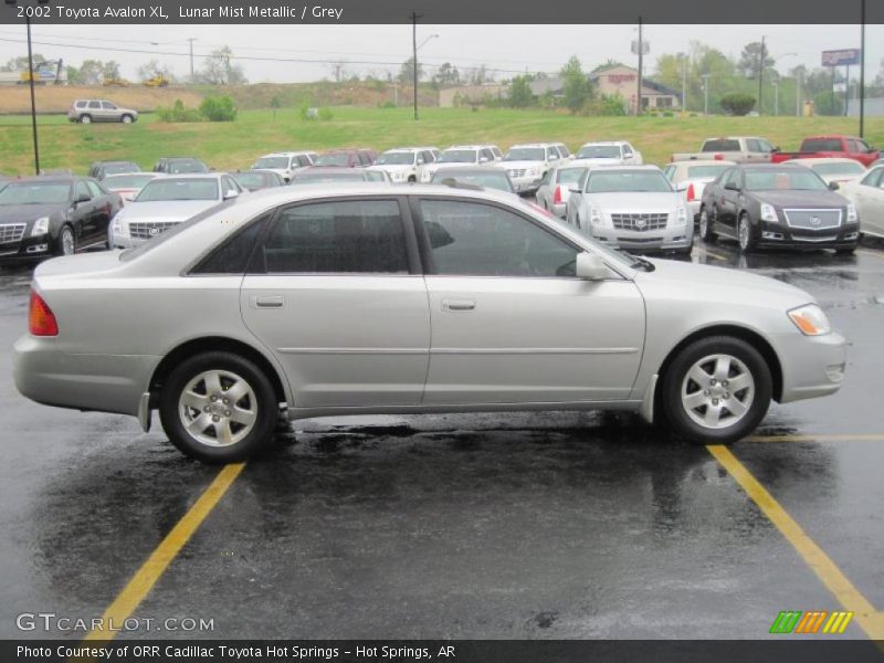 Lunar Mist Metallic / Grey 2002 Toyota Avalon XL