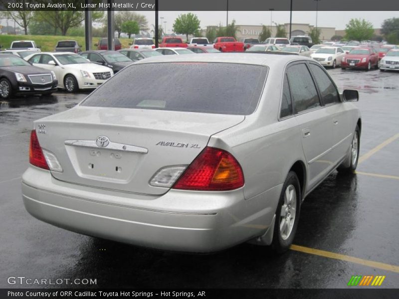 Lunar Mist Metallic / Grey 2002 Toyota Avalon XL