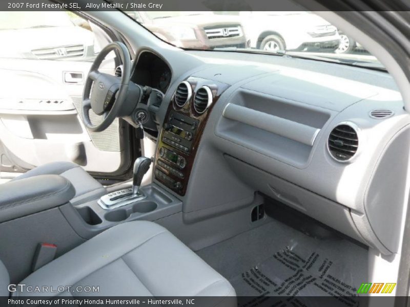 Alloy Metallic / Shale Grey 2007 Ford Freestyle SEL