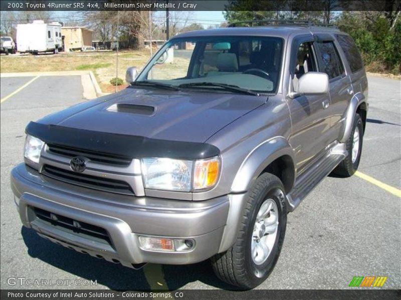 Millennium Silver Metallic / Gray 2002 Toyota 4Runner SR5 4x4