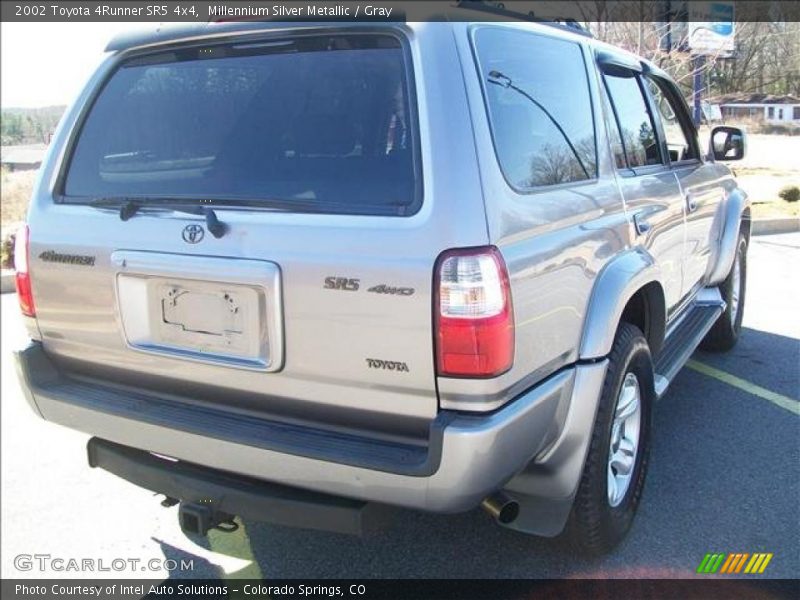 Millennium Silver Metallic / Gray 2002 Toyota 4Runner SR5 4x4
