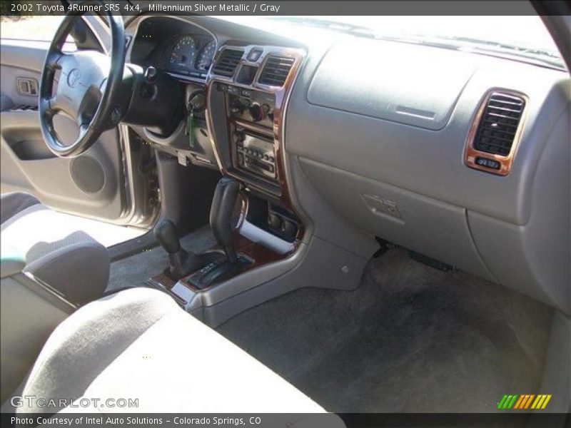 Millennium Silver Metallic / Gray 2002 Toyota 4Runner SR5 4x4