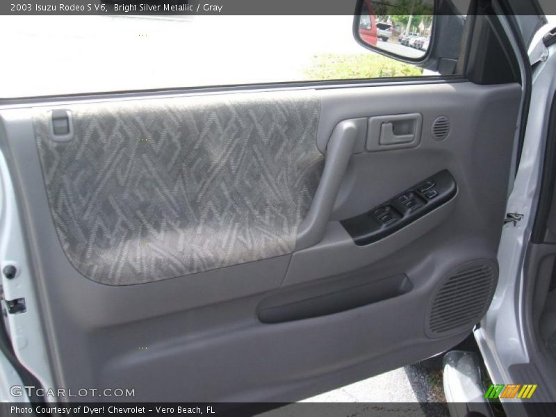 Bright Silver Metallic / Gray 2003 Isuzu Rodeo S V6