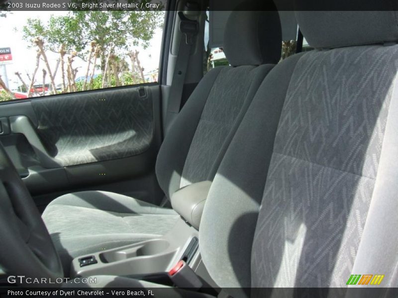 Bright Silver Metallic / Gray 2003 Isuzu Rodeo S V6