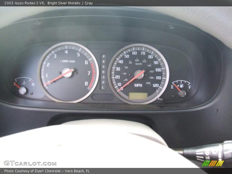 Bright Silver Metallic / Gray 2003 Isuzu Rodeo S V6