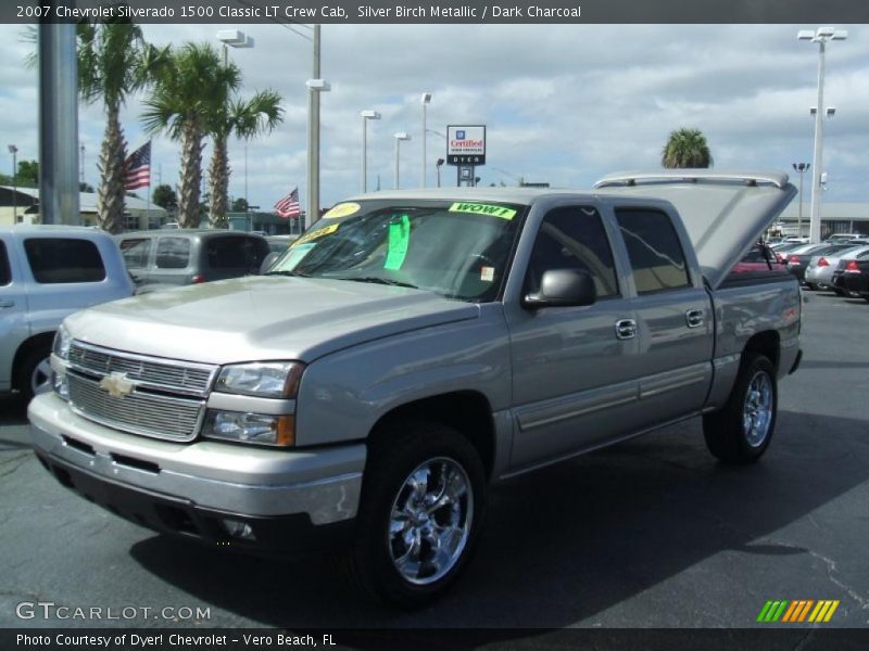Silver Birch Metallic / Dark Charcoal 2007 Chevrolet Silverado 1500 Classic LT Crew Cab