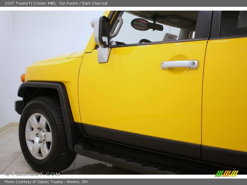 Sun Fusion / Dark Charcoal 2007 Toyota FJ Cruiser 4WD