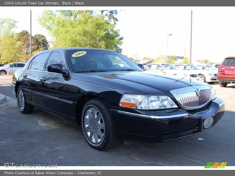 Black / Black 2004 Lincoln Town Car Ultimate