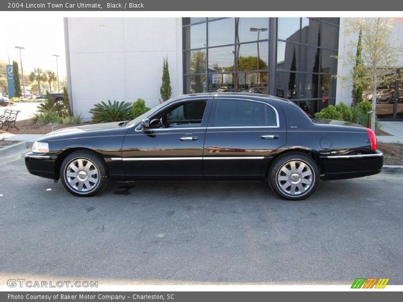 Black / Black 2004 Lincoln Town Car Ultimate