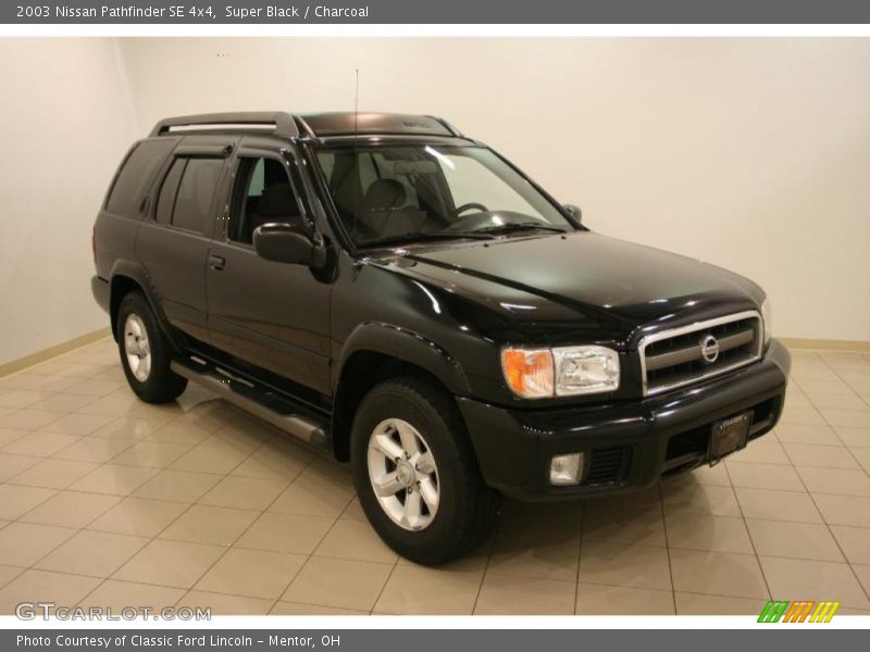 Super Black / Charcoal 2003 Nissan Pathfinder SE 4x4