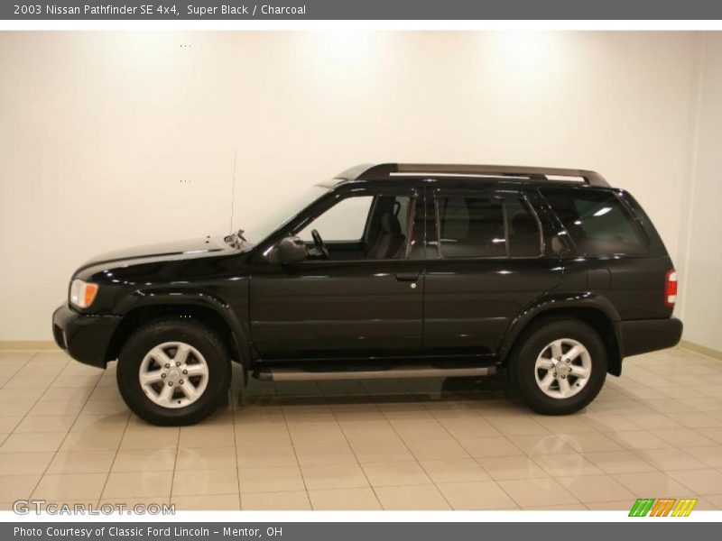 Super Black / Charcoal 2003 Nissan Pathfinder SE 4x4