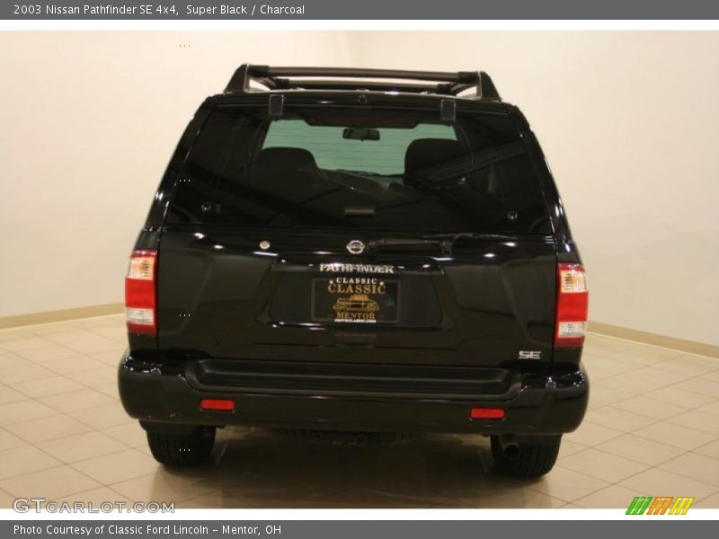 Super Black / Charcoal 2003 Nissan Pathfinder SE 4x4