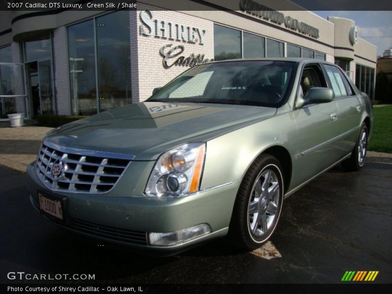 Green Silk / Shale 2007 Cadillac DTS Luxury