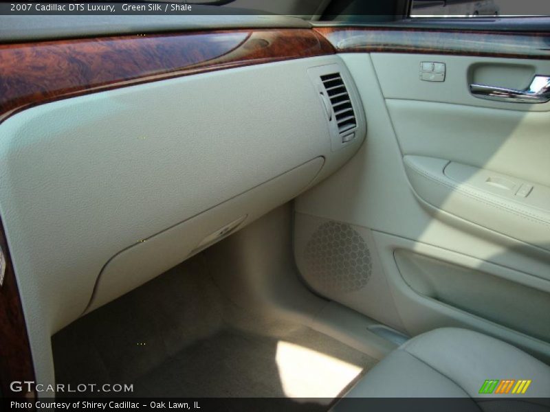 Green Silk / Shale 2007 Cadillac DTS Luxury