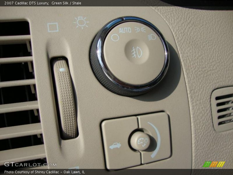 Green Silk / Shale 2007 Cadillac DTS Luxury