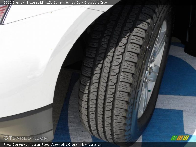 Summit White / Dark Gray/Light Gray 2010 Chevrolet Traverse LT AWD
