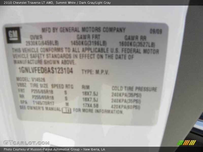 Summit White / Dark Gray/Light Gray 2010 Chevrolet Traverse LT AWD