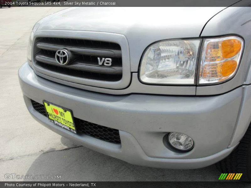 Silver Sky Metallic / Charcoal 2004 Toyota Sequoia SR5 4x4