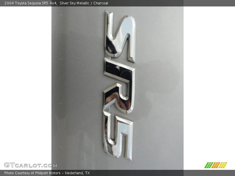 Silver Sky Metallic / Charcoal 2004 Toyota Sequoia SR5 4x4