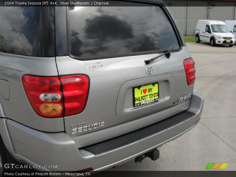 Silver Sky Metallic / Charcoal 2004 Toyota Sequoia SR5 4x4