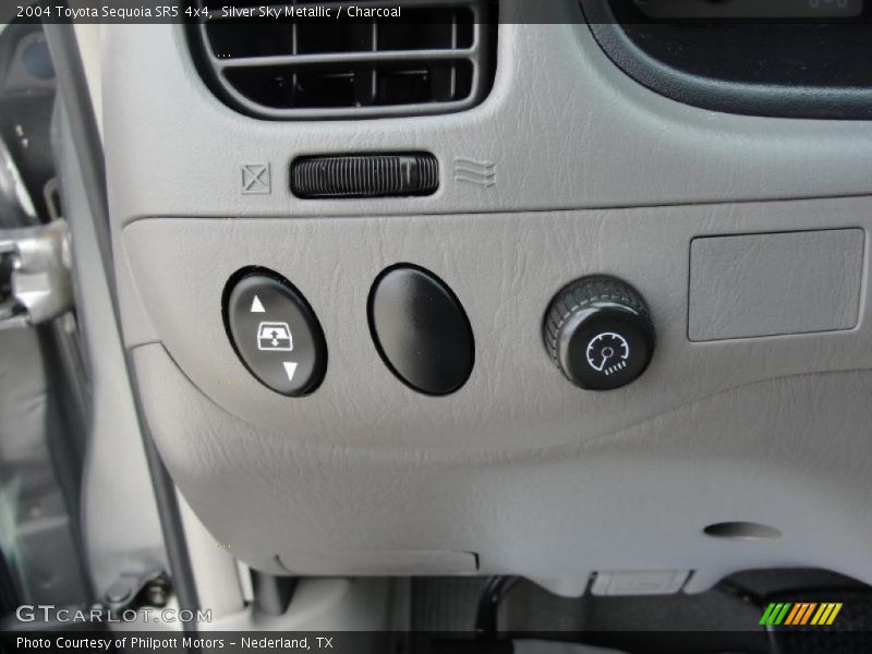 Silver Sky Metallic / Charcoal 2004 Toyota Sequoia SR5 4x4