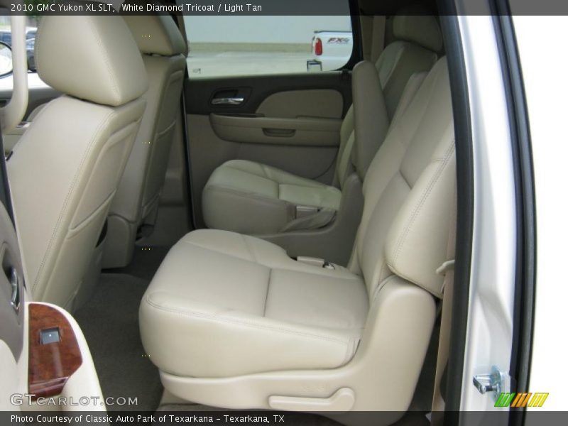 White Diamond Tricoat / Light Tan 2010 GMC Yukon XL SLT