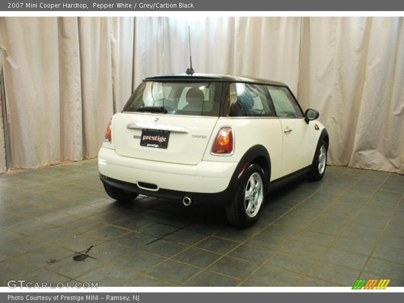 Pepper White / Grey/Carbon Black 2007 Mini Cooper Hardtop