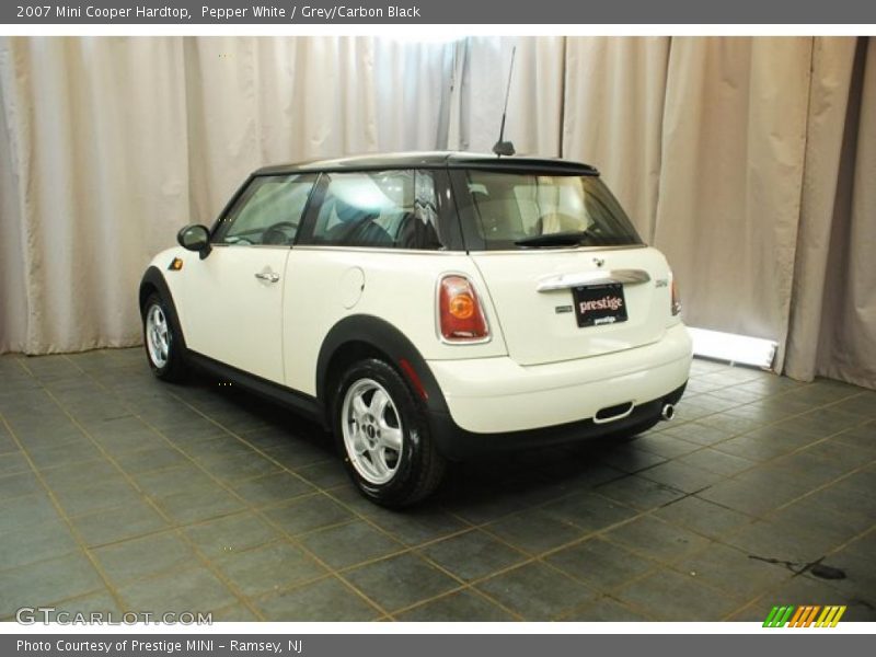 Pepper White / Grey/Carbon Black 2007 Mini Cooper Hardtop