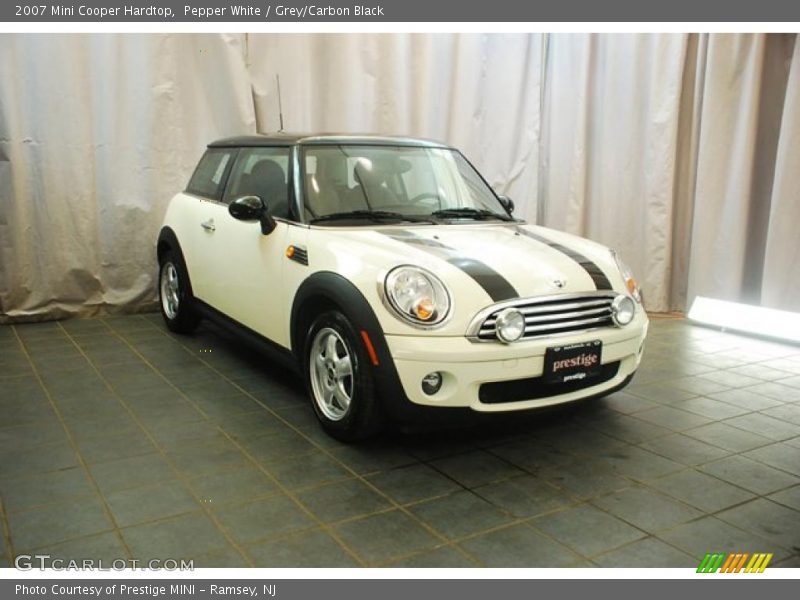 Pepper White / Grey/Carbon Black 2007 Mini Cooper Hardtop