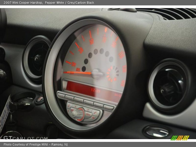 Pepper White / Grey/Carbon Black 2007 Mini Cooper Hardtop