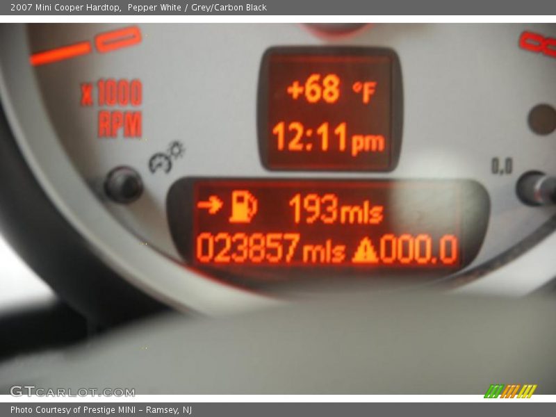 Pepper White / Grey/Carbon Black 2007 Mini Cooper Hardtop