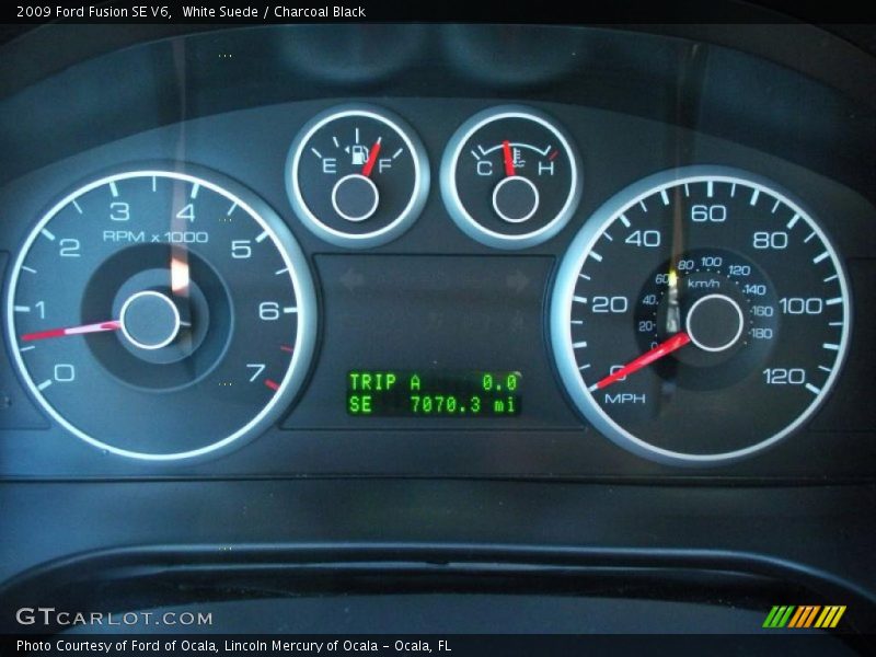 White Suede / Charcoal Black 2009 Ford Fusion SE V6