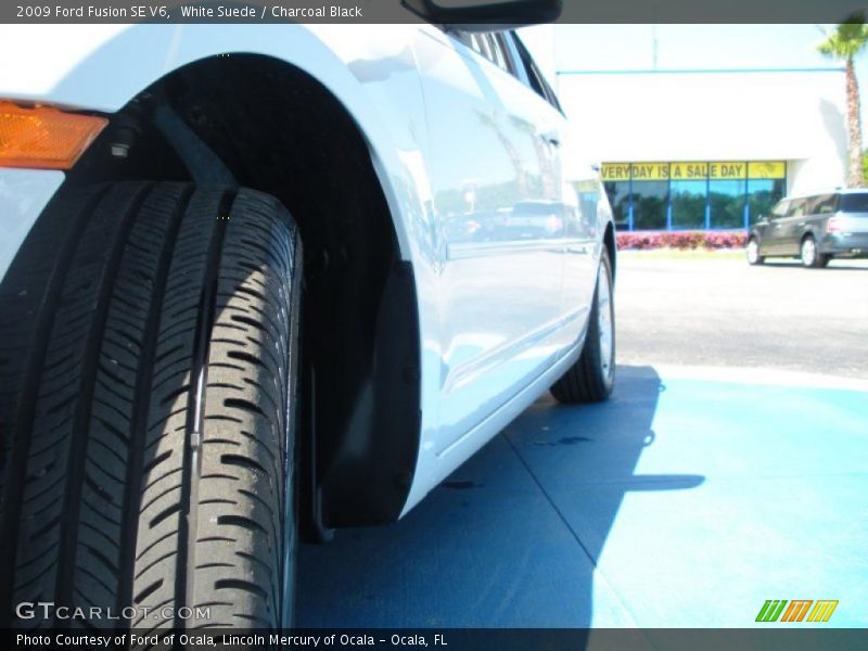 White Suede / Charcoal Black 2009 Ford Fusion SE V6
