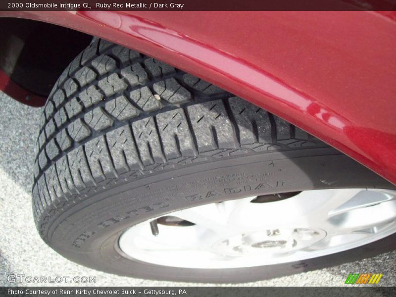 Ruby Red Metallic / Dark Gray 2000 Oldsmobile Intrigue GL
