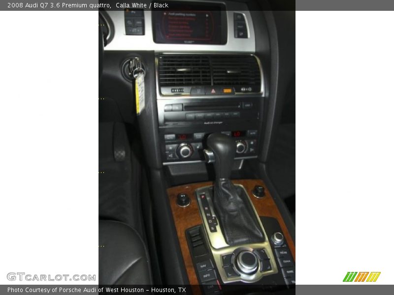 Calla White / Black 2008 Audi Q7 3.6 Premium quattro