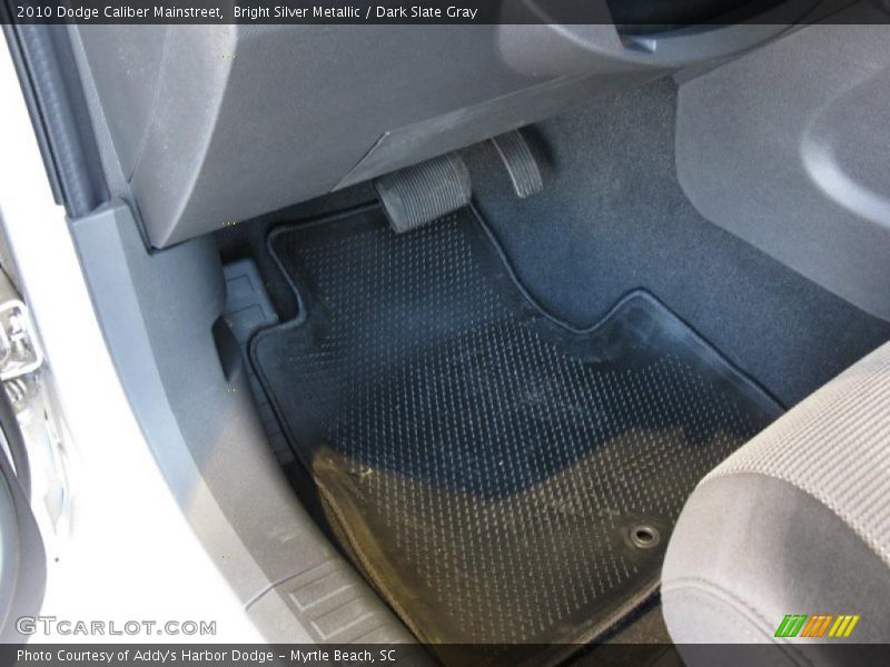 Bright Silver Metallic / Dark Slate Gray 2010 Dodge Caliber Mainstreet