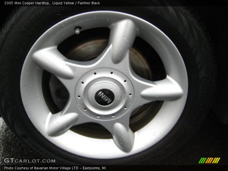 Liquid Yellow / Panther Black 2005 Mini Cooper Hardtop