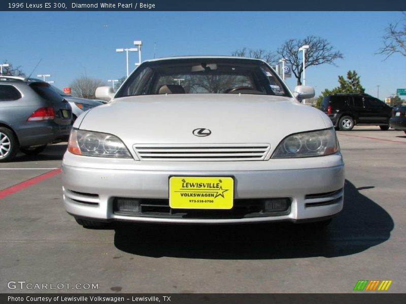 Diamond White Pearl / Beige 1996 Lexus ES 300